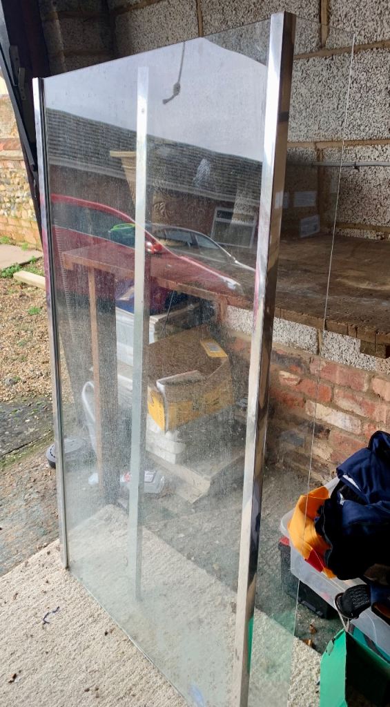 FREE Heavy glass shower screen for P shaped bath 140 cm x 77 cm FREE ******