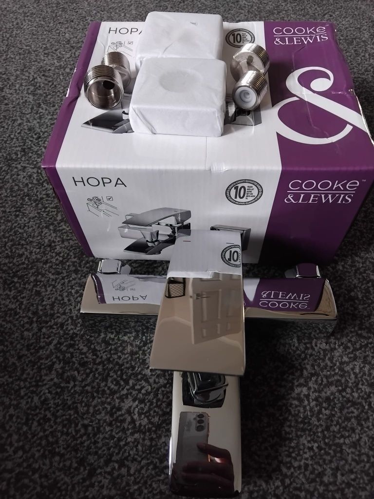 Brand new in box Cooke & lewis wave chrome plated bath mixer tap bath deck mounted 