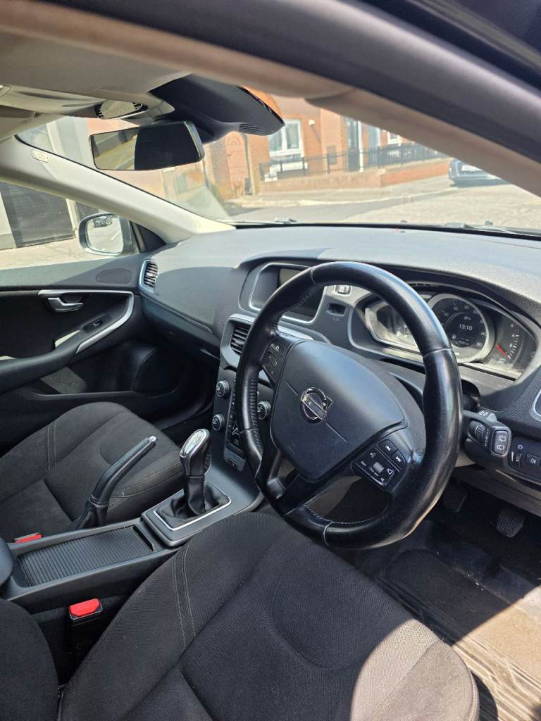 Volvo, V40, Hatchback, 2013, Manual, 1560 (cc), 5 doors