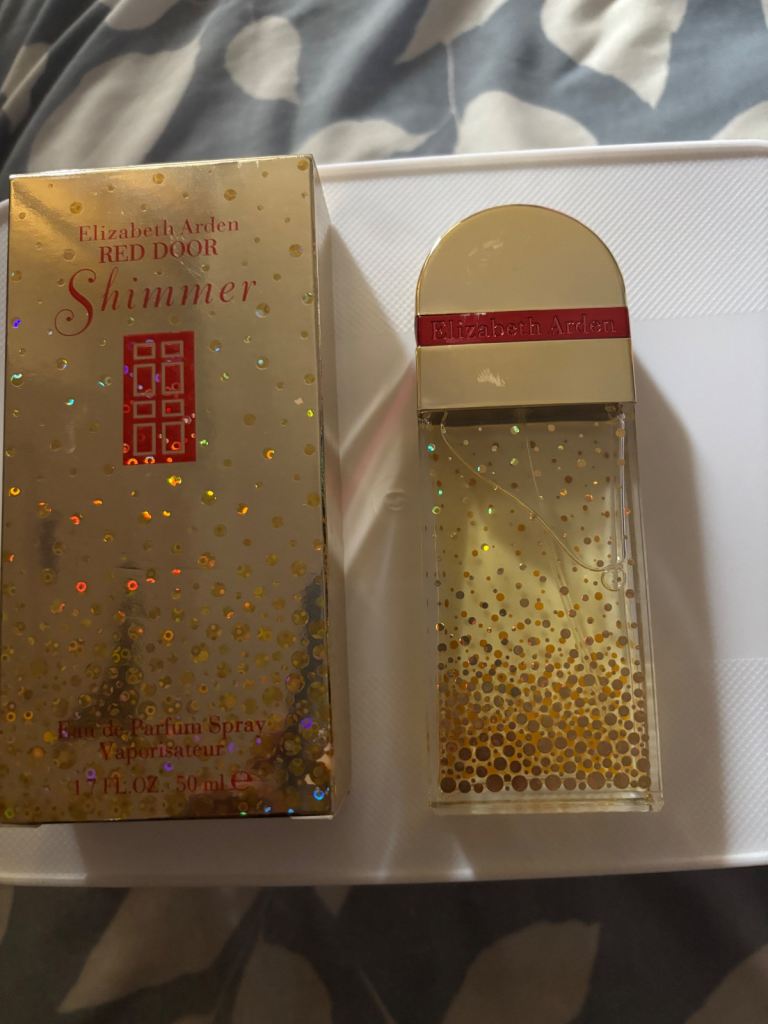 Elizabeth Arden Red Door shimmer perfume