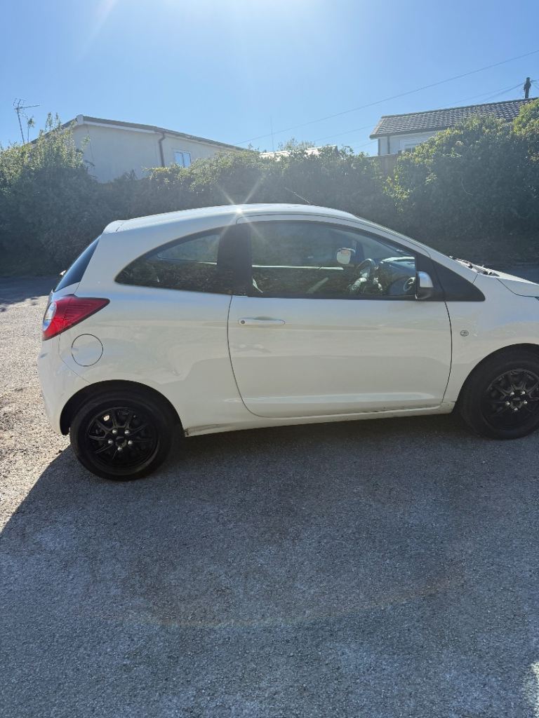 Ford, KA, Hatchback, 2015, Manual, 1242 (cc), 3 doors