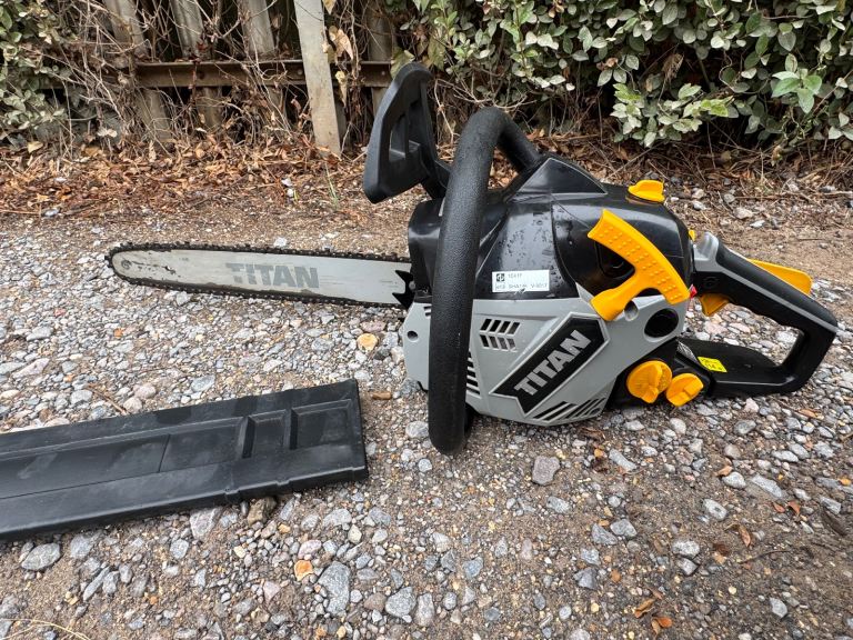 Titan petrol chainsaw good working order 