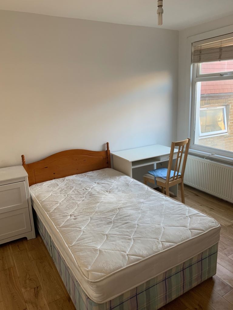 DOUBLE ROOM TO RENT, IN FABULOUS HOUSE, PLAISTOW E13