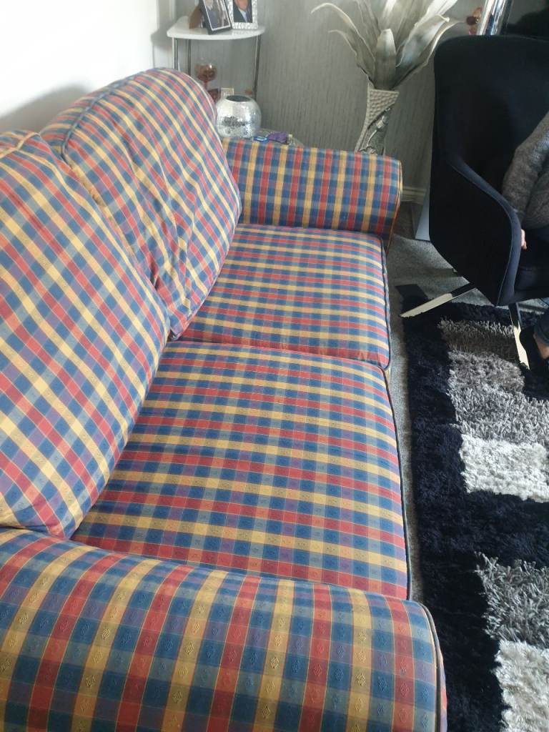 Free bed settee