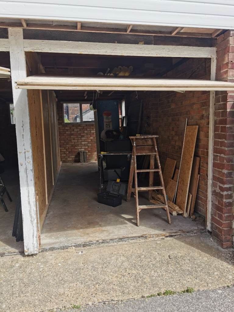 Two garages to rent