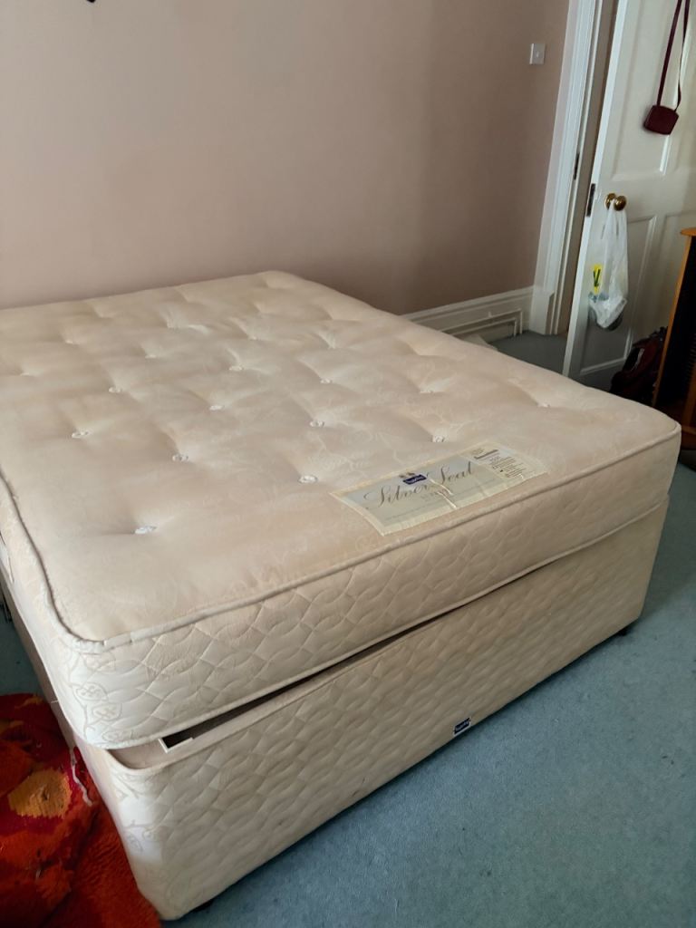 Slumberland slatted double bedbase & mattress( or without mattress)