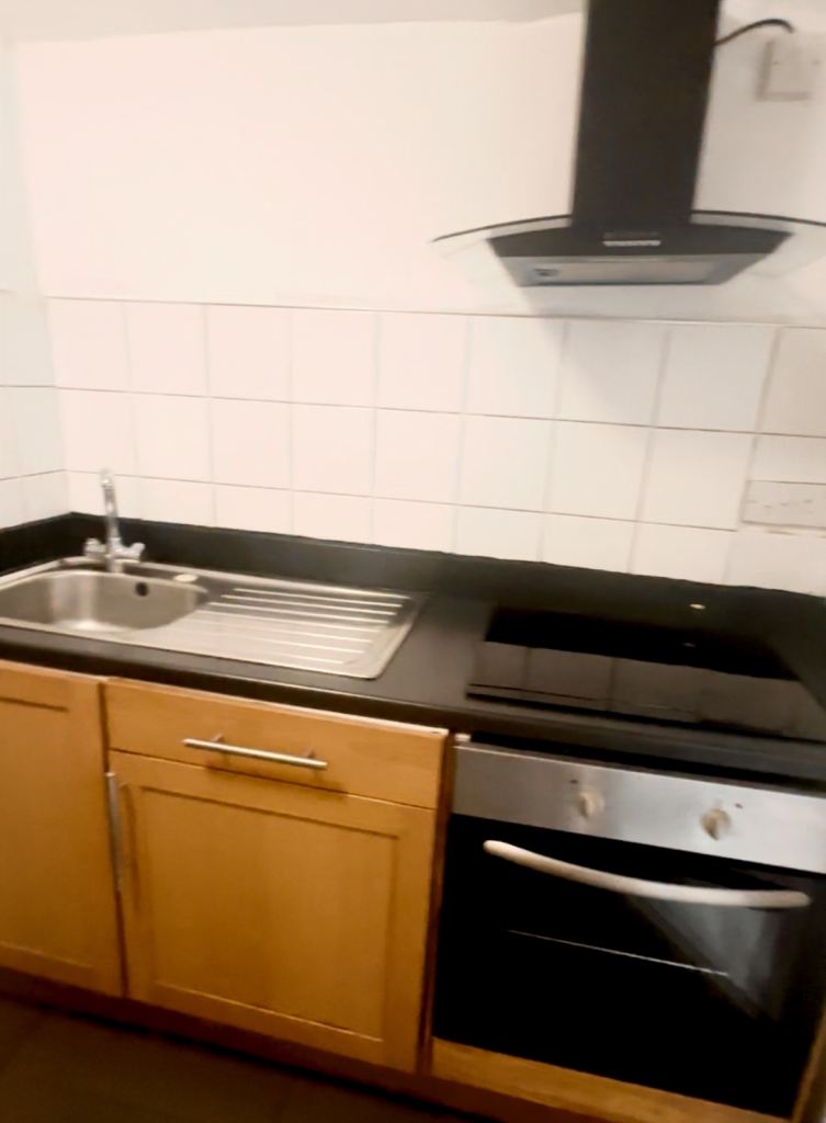 2 BED FLAT📍TRIANGLE BY LIBRARY- BOURNEMOUT. BH2 5RY      