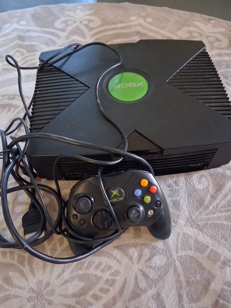Original Xbox Console with Controller - Classic Gaming Machine