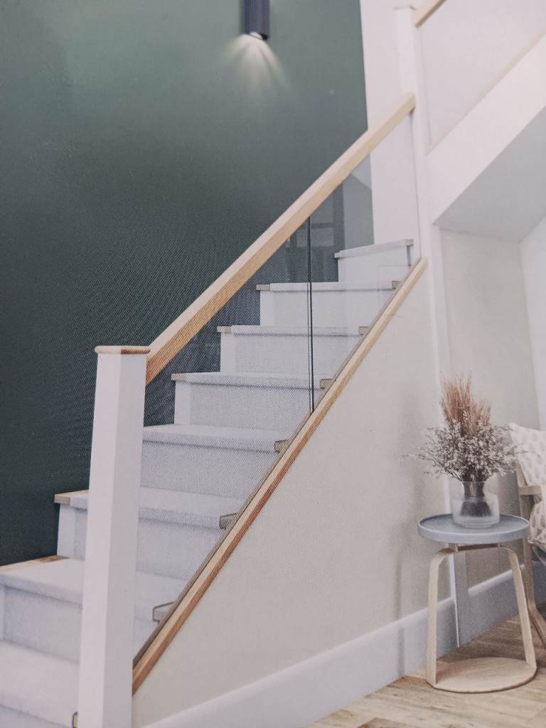 Oak handrails with Glass Panels – New