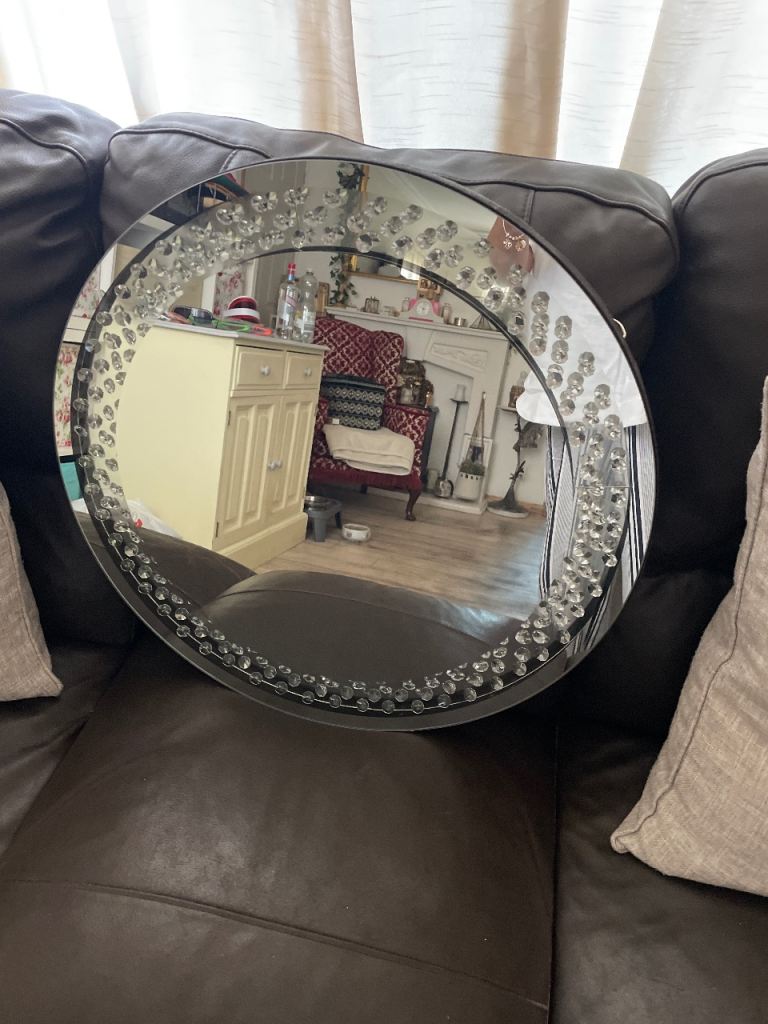 Round Wall Mirror with Crystal-Effect Border – Good Condition