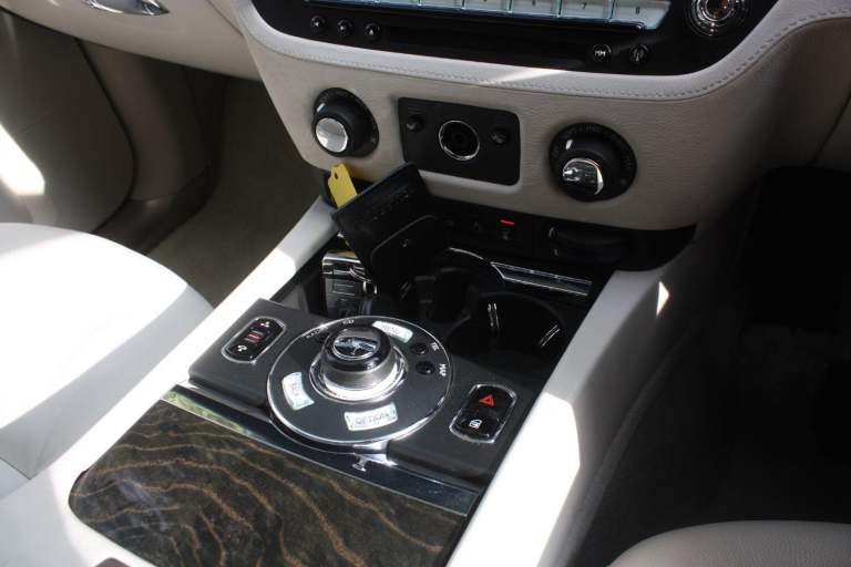 ROLLS-ROYCE GHOST 6.6 V12 2012