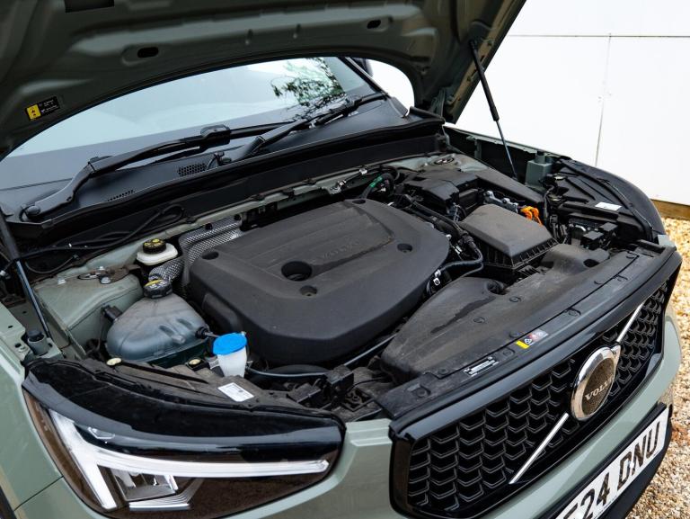 2024 Volvo XC40 2.0 B3 MHEV Plus DCT Auto Euro 6 (s/s) 5dr ESTATE Petrol/Electric Hybrid Automatic