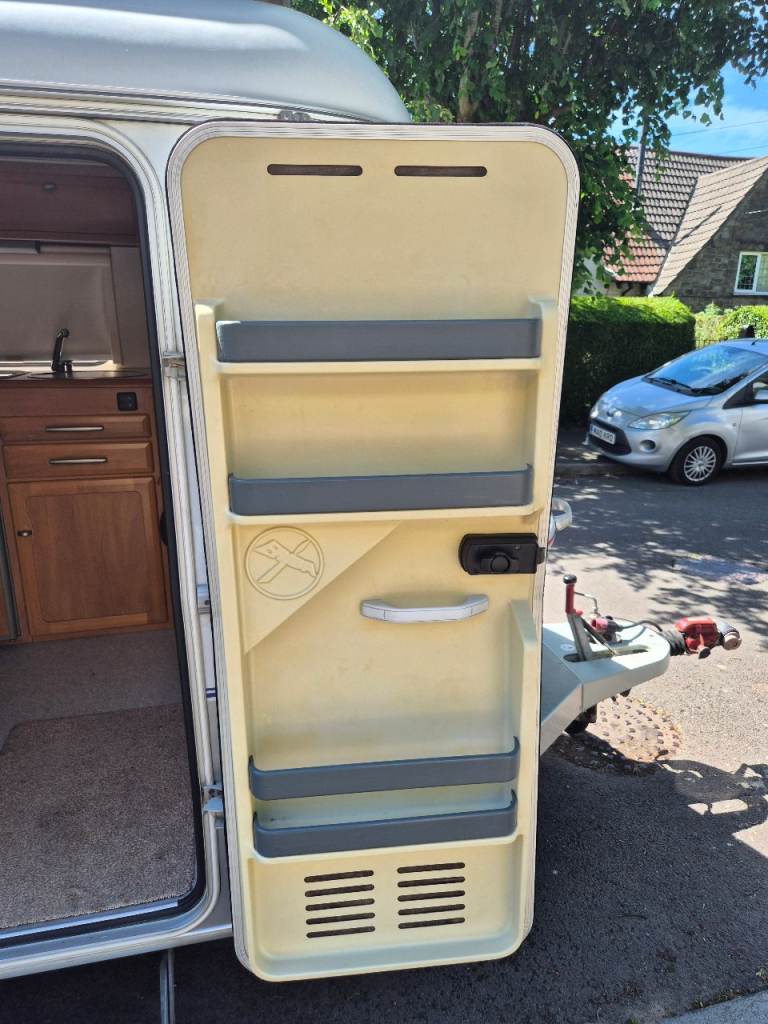 Eriba familia 3 bed pop top caracan