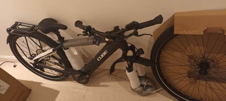 Cube Touring Hybrid One 625 Small 50cm Grey/White Brand New Boxed. RRP £2200