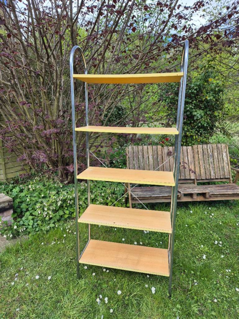 Shelving units x 2 FREE