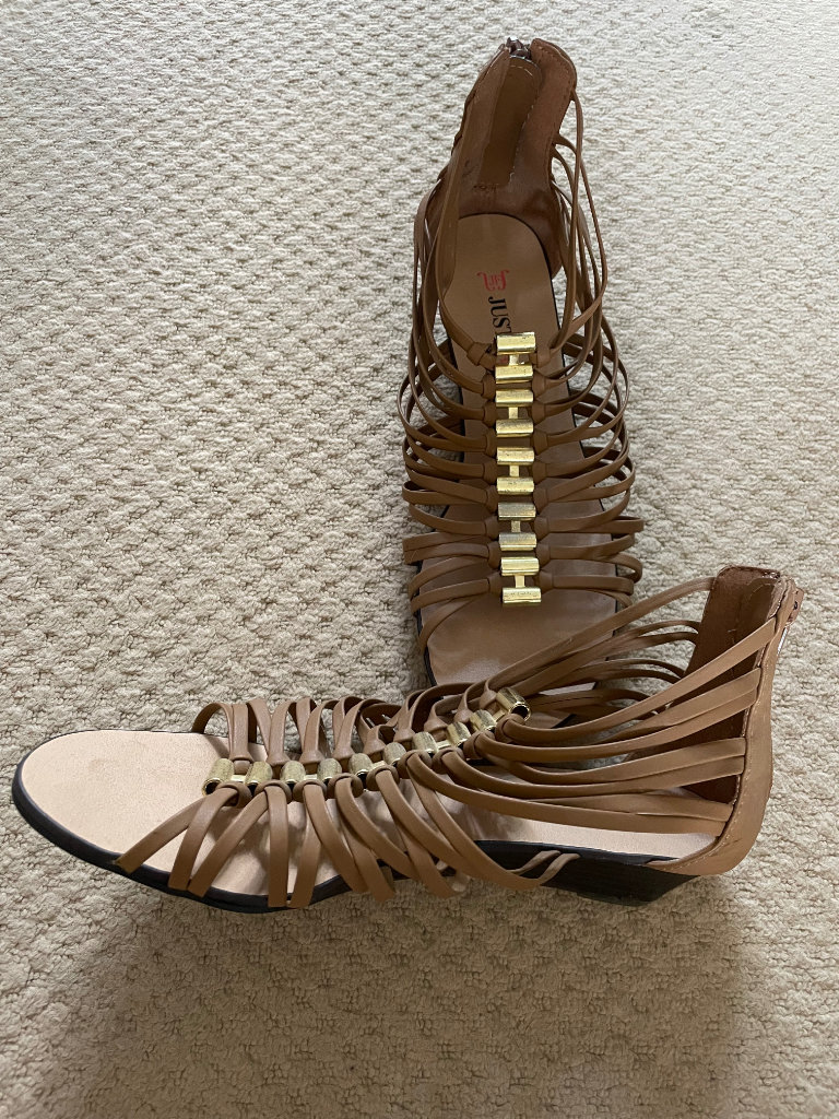 Ladies sandals size 4
