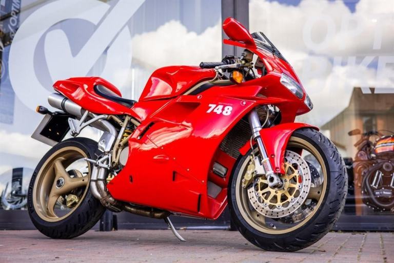 Ducati 748 BELTS DONE ! STUNNING