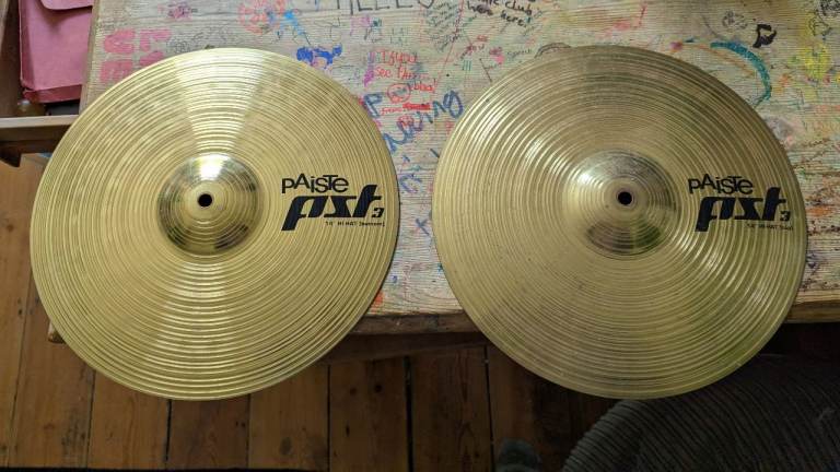 Paiste PST3 cymbal set 20" ride, 16" crash, 14" hi-hats