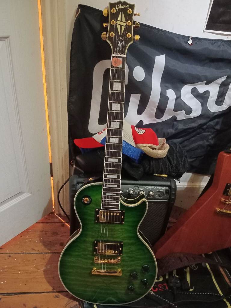 Gibson Les Paul Custom Green Burst,  Gold Hardware. Chinese Replica