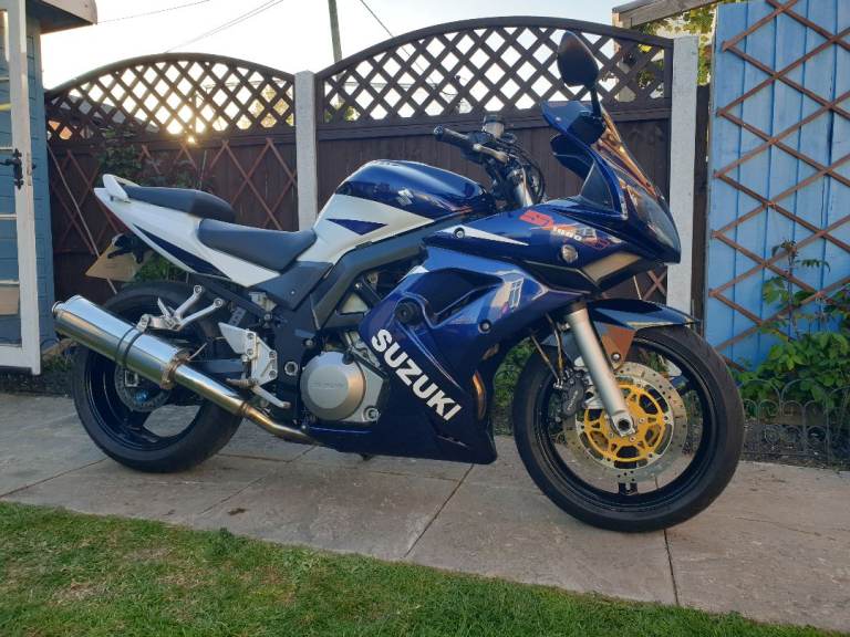 2005 Suzuki sv1000sz k5 anniversary model. lowered 40mm with renthal handlebar conversion