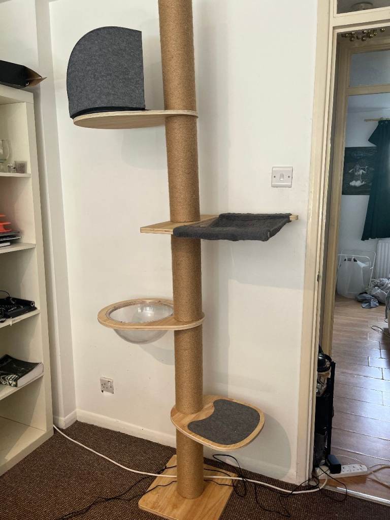 Floor-to-Ceiling Cat Tree