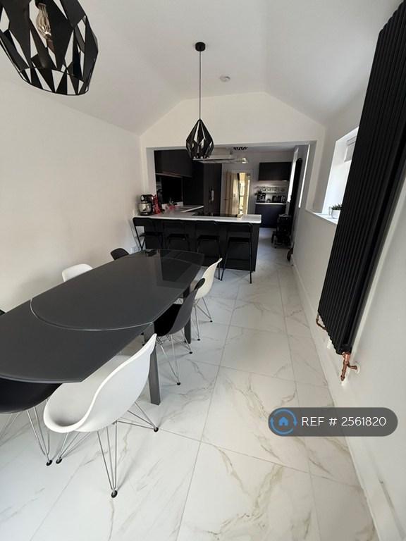 5 bedroom house in Knighton Road, Leicester, LE2 (5 bed) (#2561820)