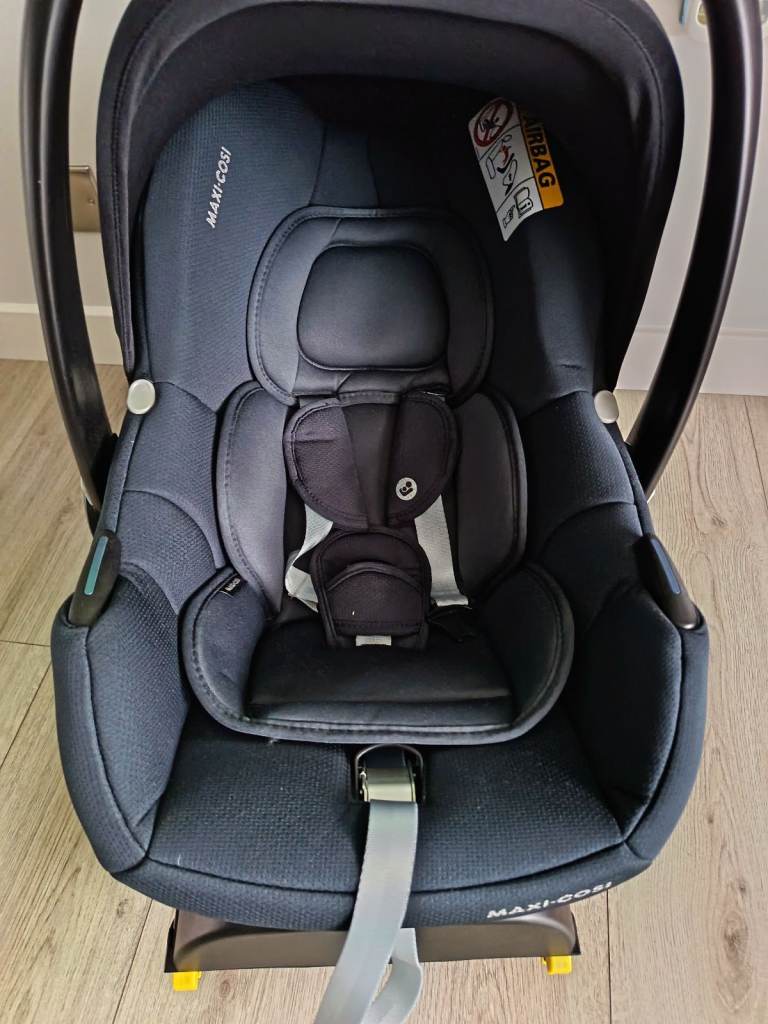 Maxi-Cosi car seat & isofix base