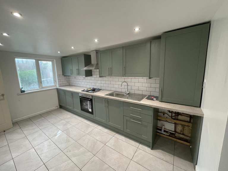 To Let – Beautifully Refurbished 3-Bedroom Family Home | Quiet Cul-de-Sac | Prime L12 Location