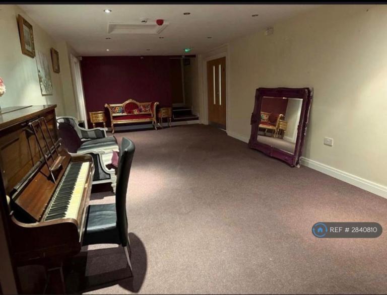 3 bedroom flat in Preston St, Fleetwood, FY7 (3 bed) (#2840810)