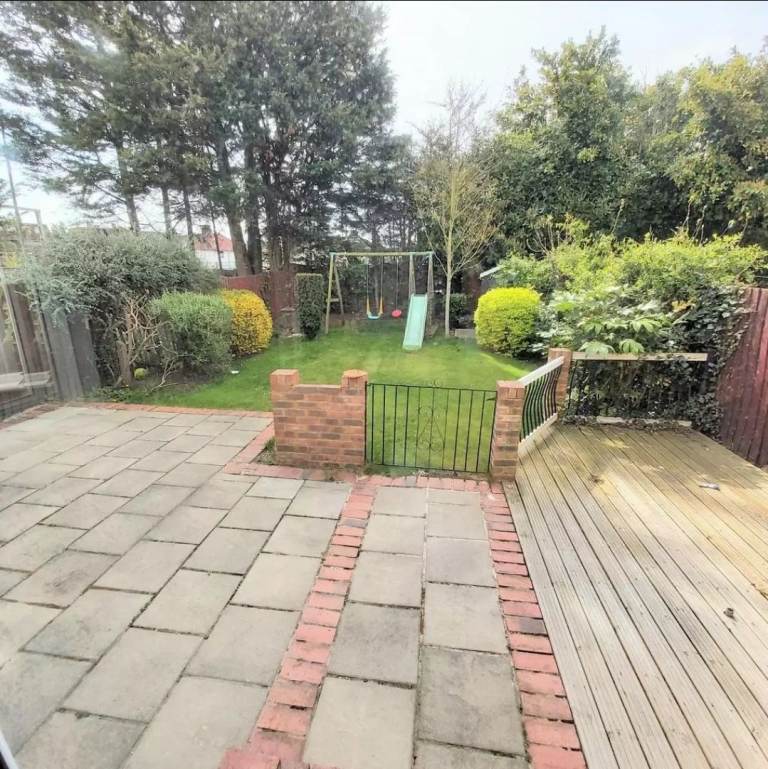 Fully Furnished Rooms Available in House Share. Ideal for UC Applicants 35 years old and over.