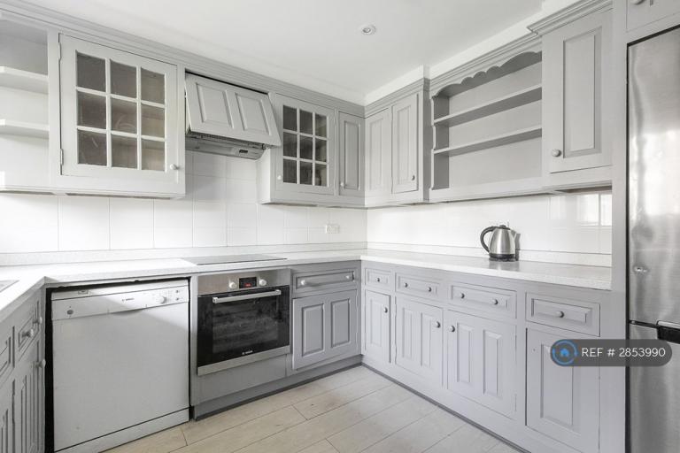4 bedroom flat in Aveline Street, London, SE11 (4 bed) (#2853990)