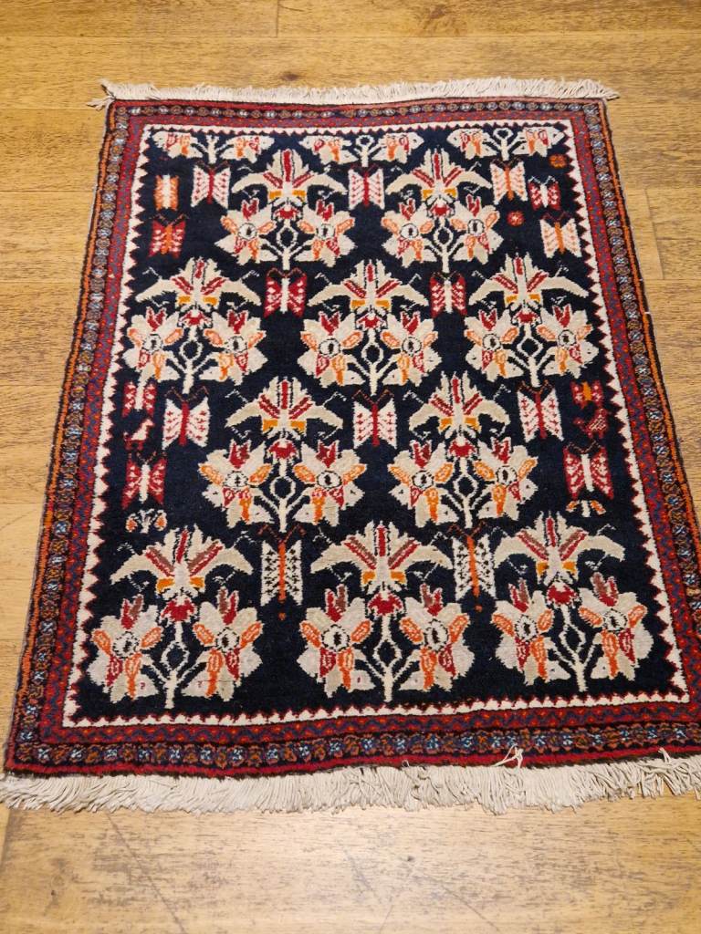 Handmade wool persian rug 