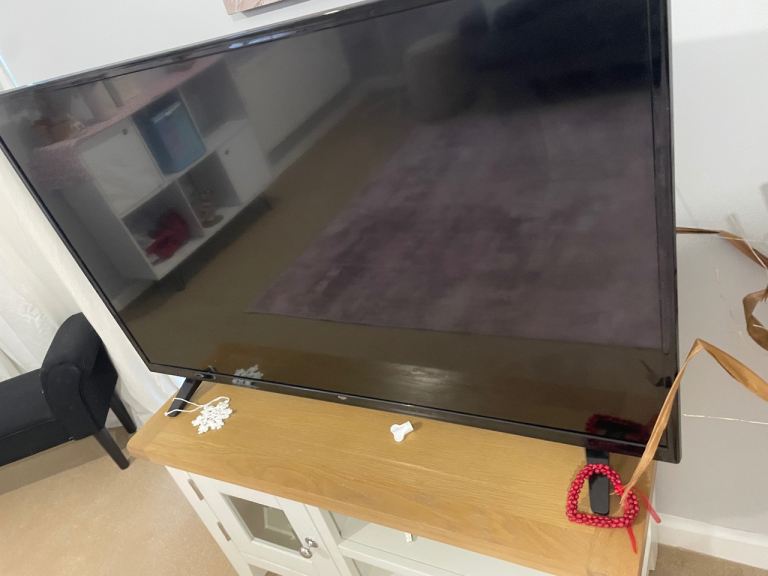 BUSH Smart TV 50 inch - not working 