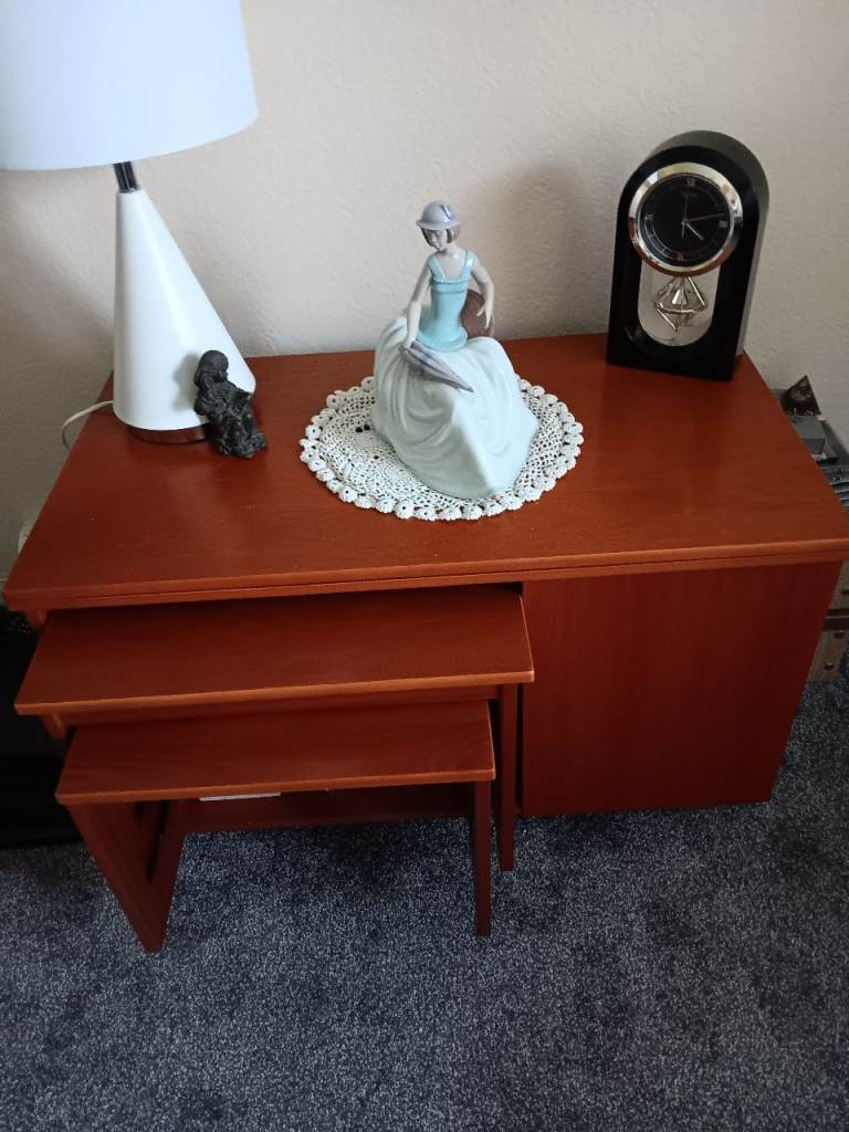 Hostess table 