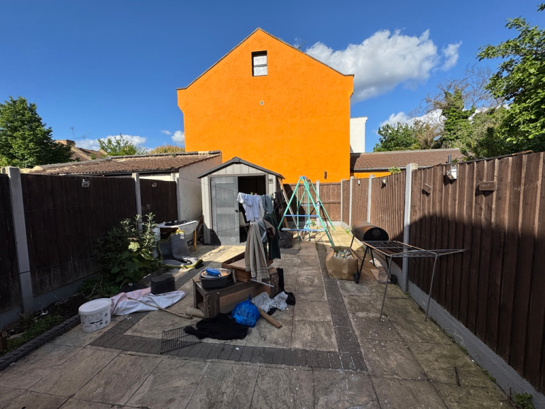 4 bedroom house with garden to rent in Forest Gate