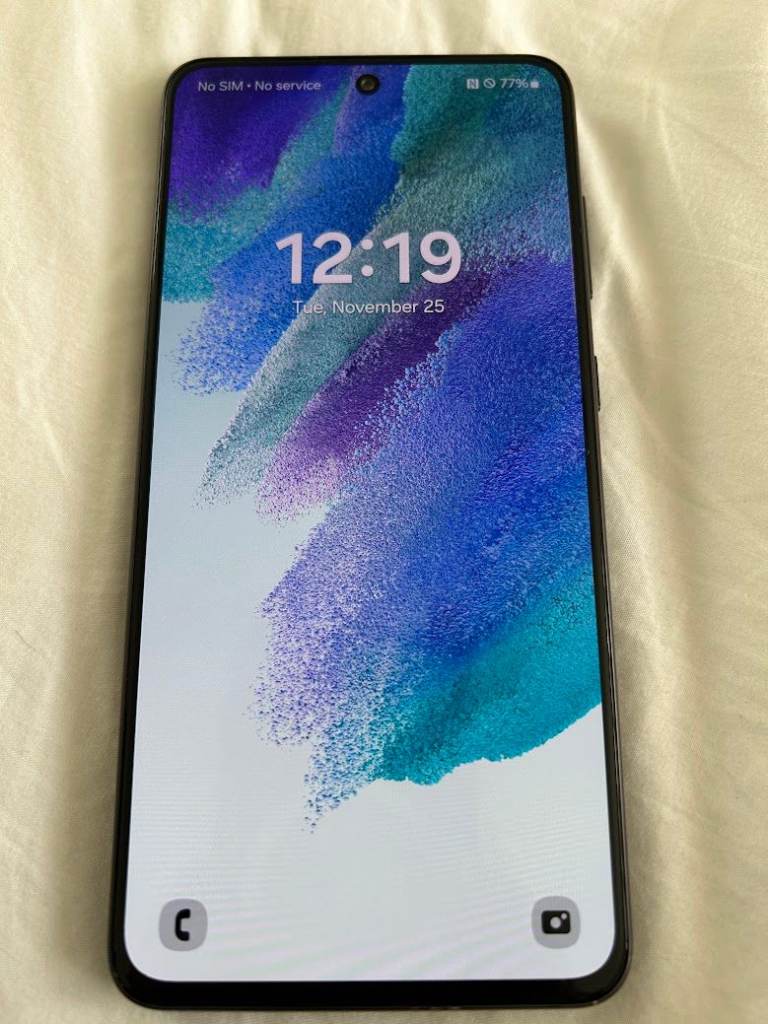 Samsung Galaxy S21-FE-5G in Great Condition (128GB)