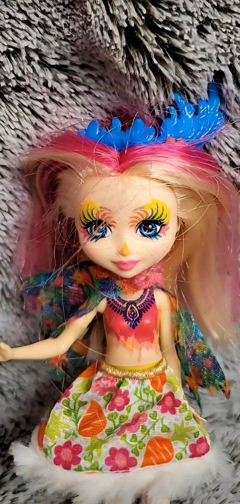 Enchantimals Peeki Parrot Doll