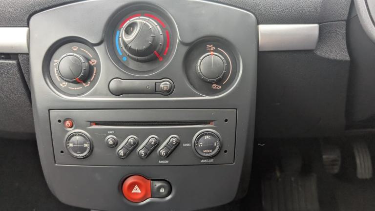 2006 Renault Clio 1.5 dCi 86 Dynamique 5dr HATCHBACK Diesel Manual