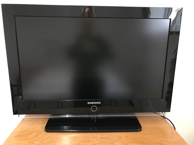 Samsung TV with remote