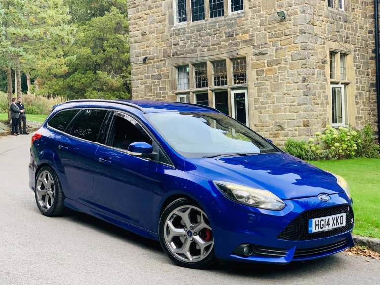 2014 Ford Focus 2.0T ST-3 5dr ESTATE PETROL Manual