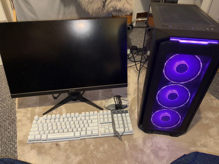 image for gaming pc and monitor