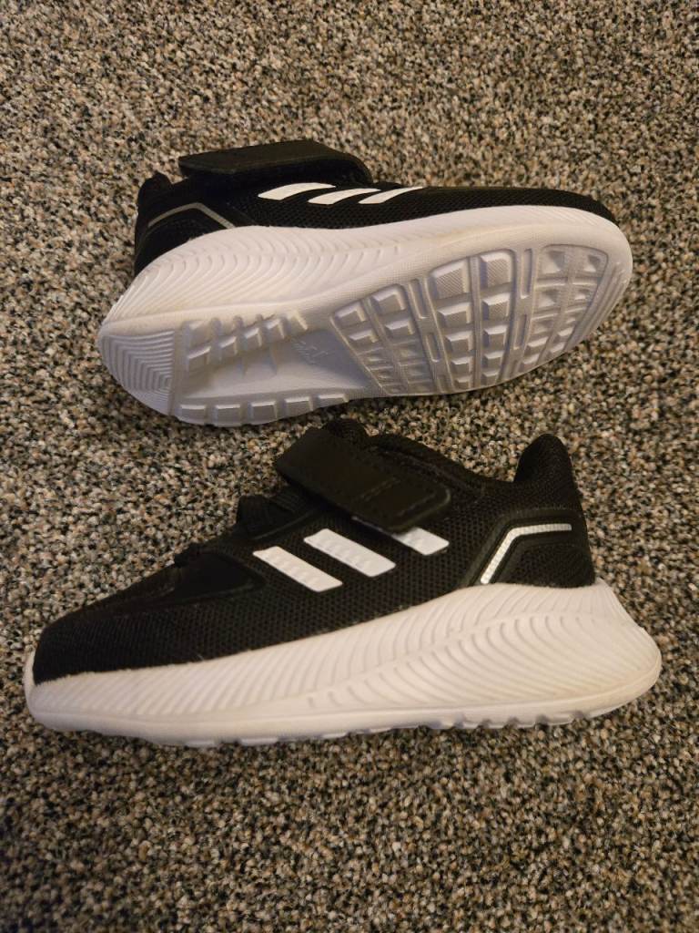 ADIDAS CRIB BABY TRAINERS SIZE 3K NEW without box
