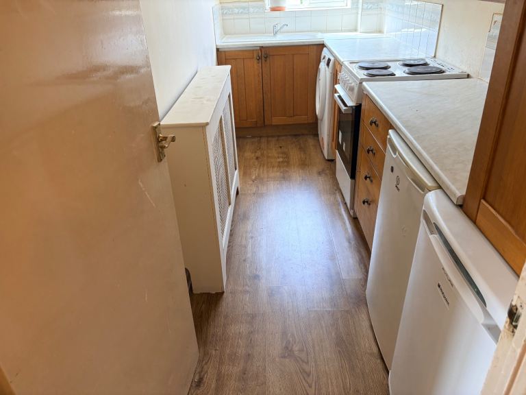 2 bed flat to rent in Langley