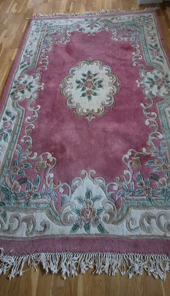 100% Chinese Handcrafted  Wool Carpet. 8' x 5'