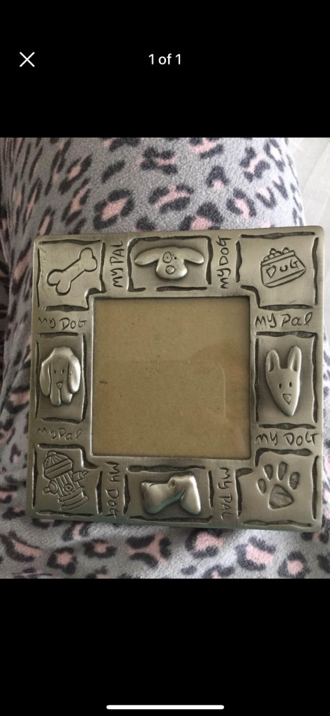 (663) Dog/puppy pet photo frame