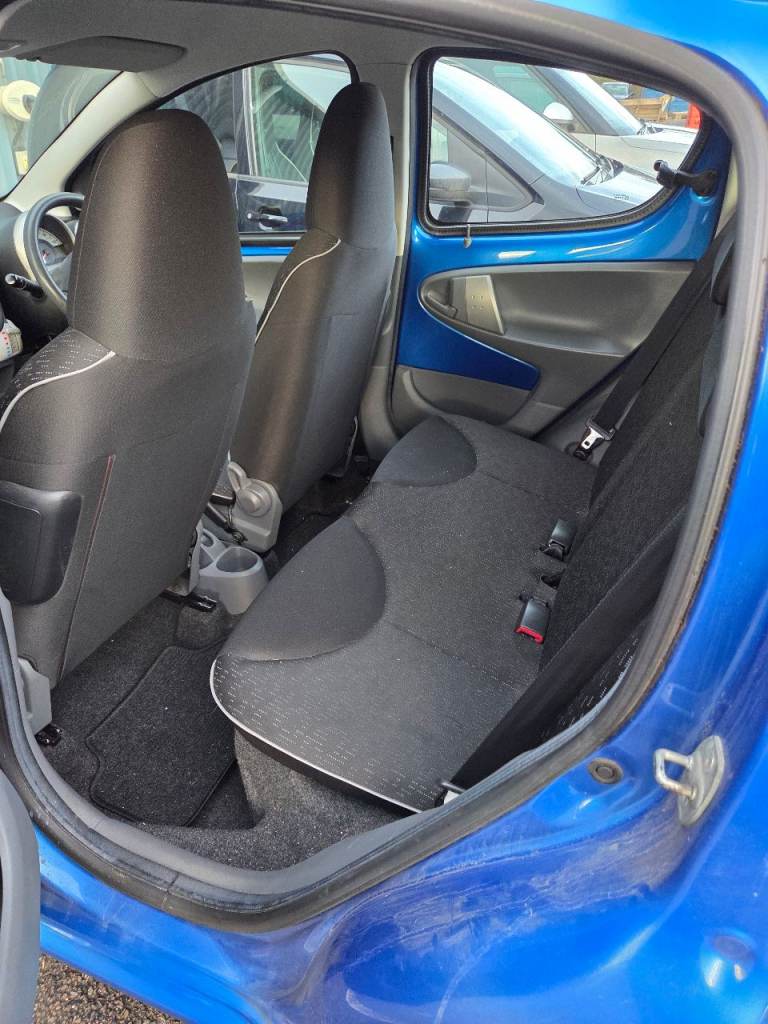 Peugeot, 107, Hatchback, 2011, Manual, 998 (cc), 5 doors