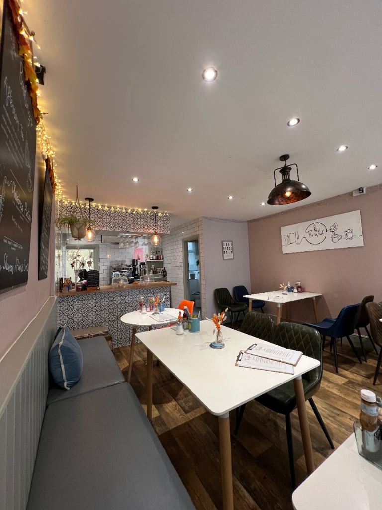 ☕️ PROFITABLE CAFE FOR SALE – £32k Owner Profit – Saffron Lane, Leicester (LE2) 🥪