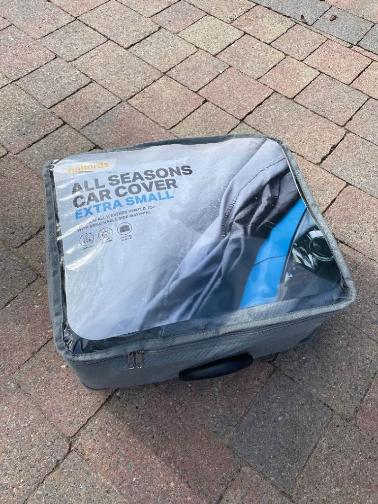 Halfords Premium Car Cover XS Used, very good, fits Fiat 500 Citroen C1 and similar 