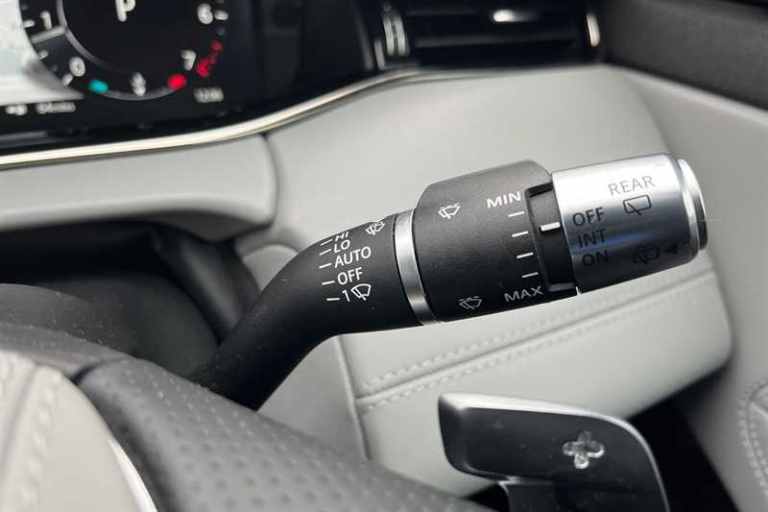 2021 Land Rover Range Rover Evoque 2.0 P250 R-DYNAMIC HSE 5DR AUTO 4x4 Petrol Automatic