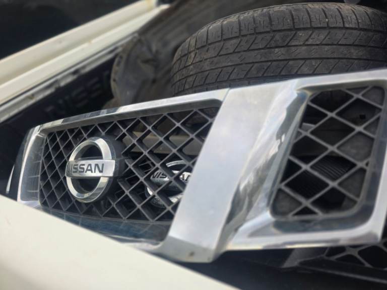 Nissan Navara D40 2010-2015 Front Grill facelift